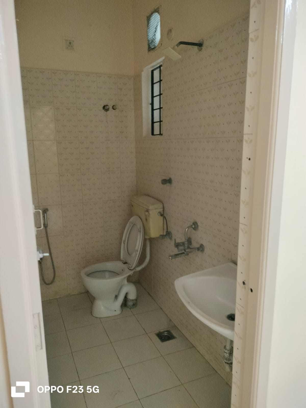 Interior - Image 6